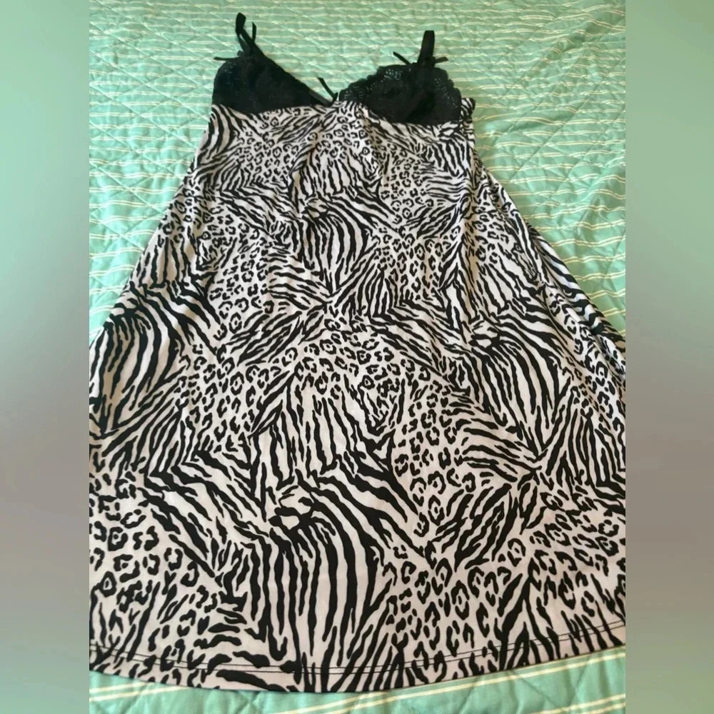 Women's Nick & Sarah Intimates Leopard Print Pajama Gown-Size Medium